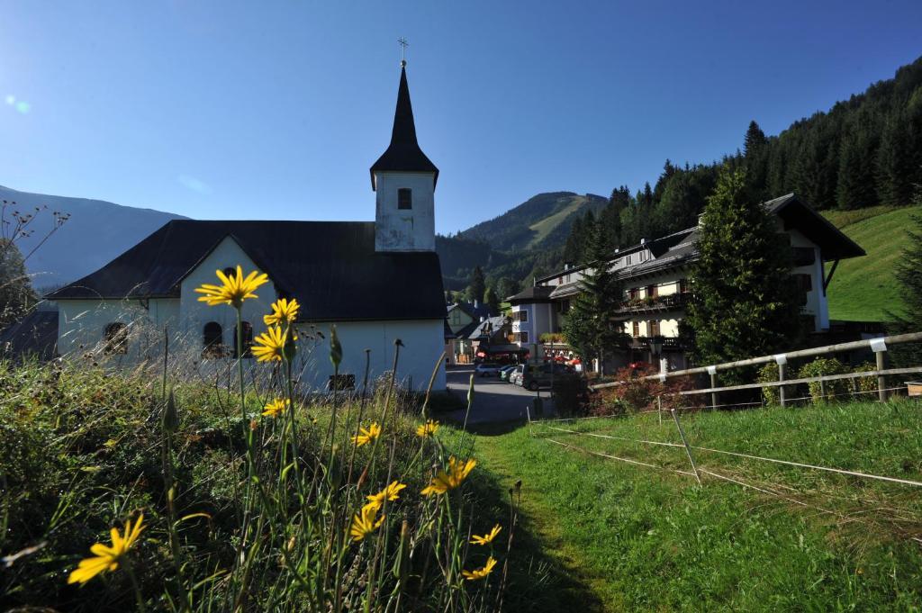 Gasthof Kirchenwirt Лаккенгоф Екстер'єр фото
